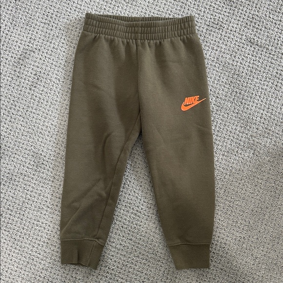 Nike Kids Brown and Orange Sweatshirt and Joggers Set - Picture 5 of 7